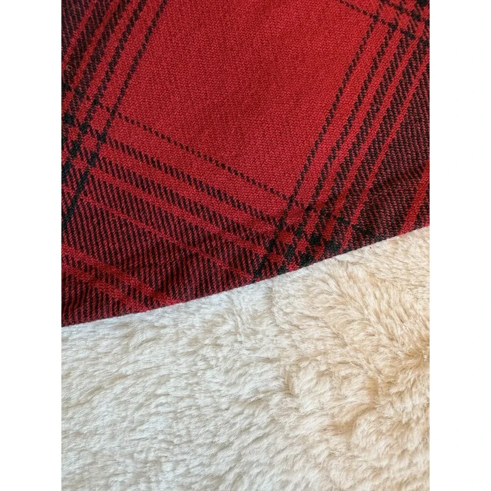 Unbranded christmas table